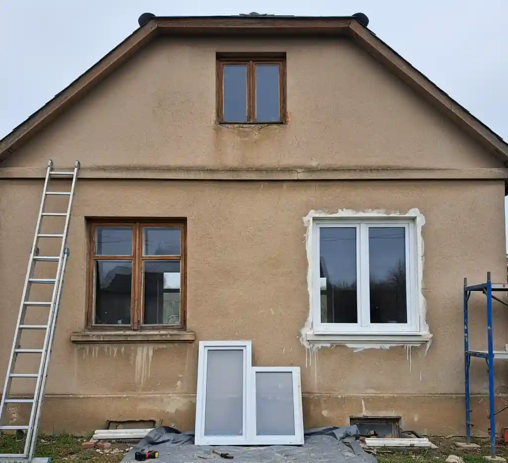 koszt wymiany okien w starym domu – stare i nowe okna w jednym budynku
